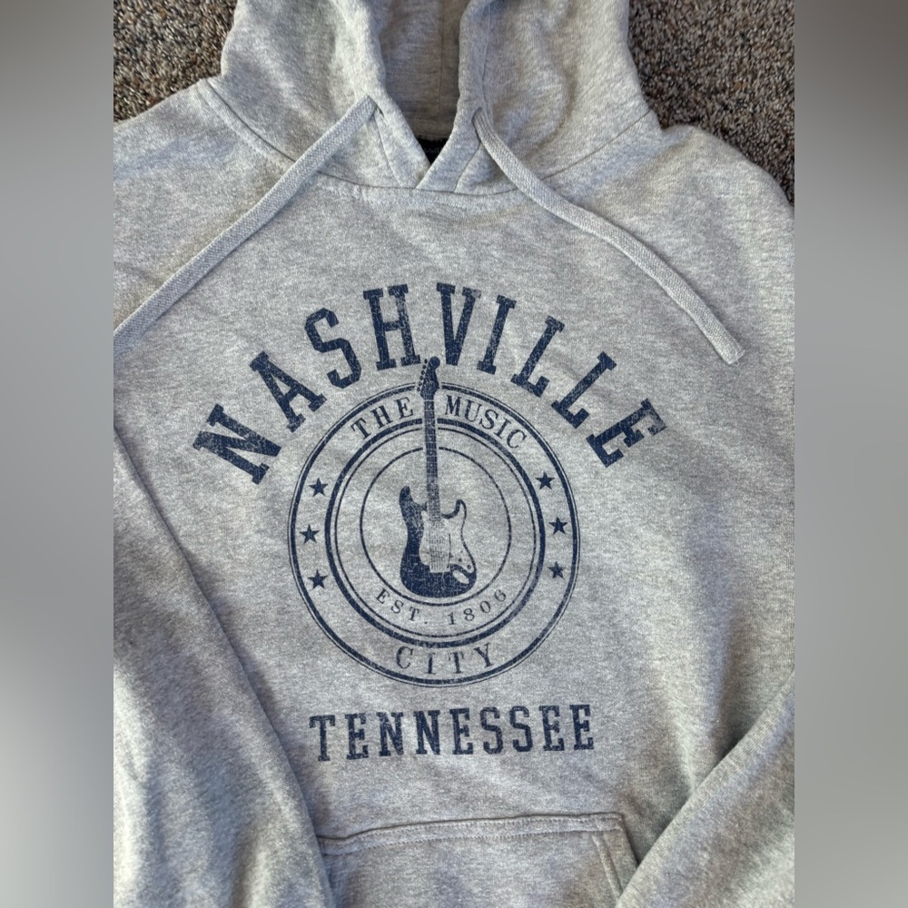 Nashville Tennessee Gray Pullover Hoodie Sweatshirt preowned medium cozy warm - Picture 3 of 6